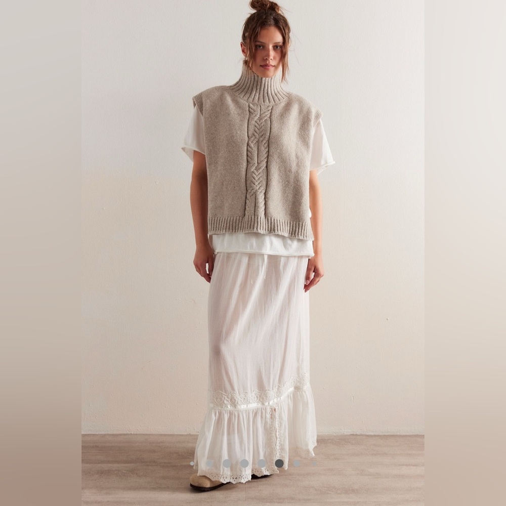 Alma Cable Poncho✨